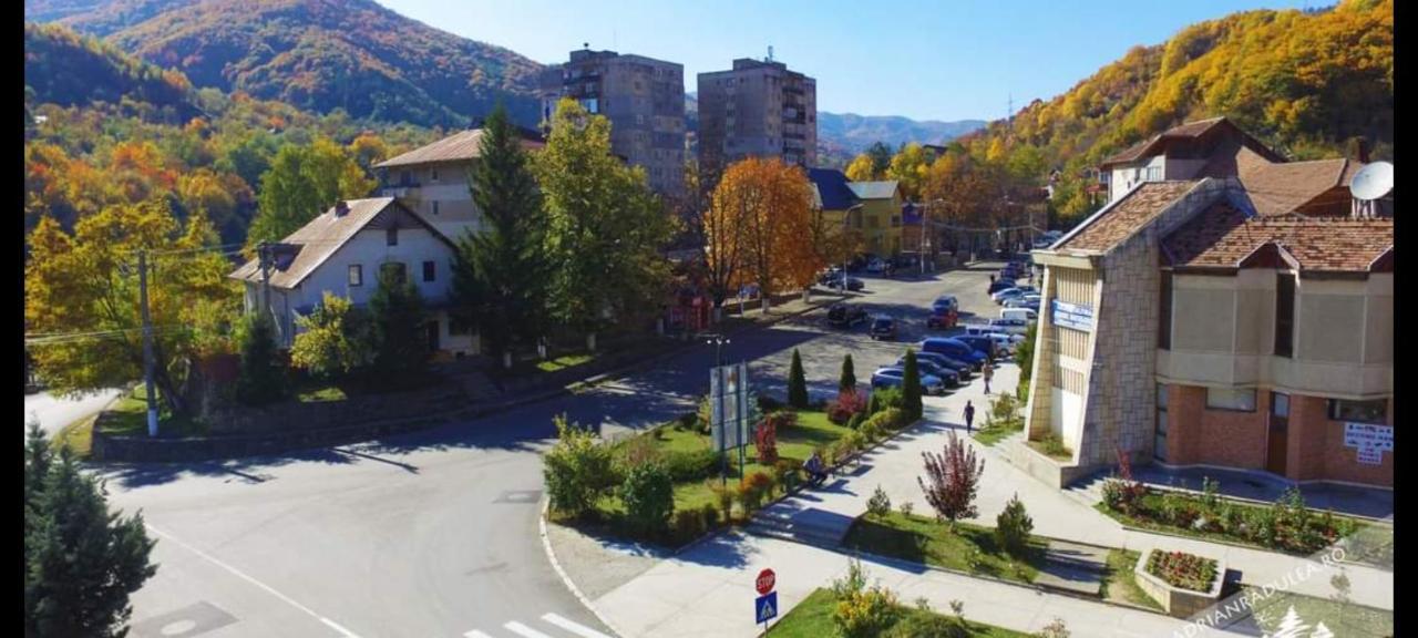 Cazare Apartament Cu 2 Camere Nehoiu Exterior photo